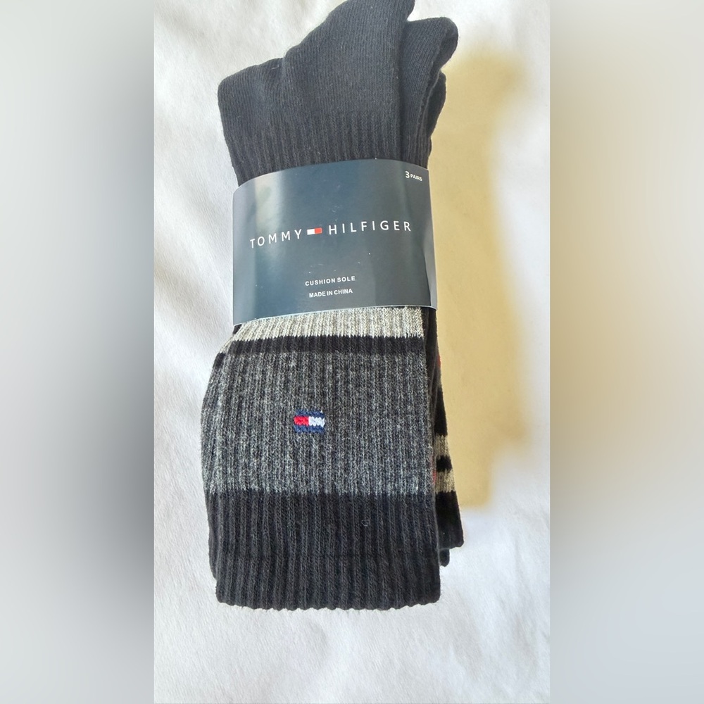 Tommy Hilfiger Men’s Dress Socks 3 Pairs Cushion Sole Black One Size 10-13 NEW